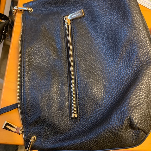 Michael kors purse - Picture 3 of 5